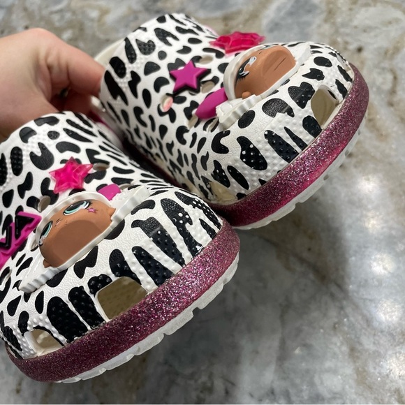 L.O.L. Surprise!™ x Crocs Classic Diva Clog Junior 5 - Picture 8 of 11